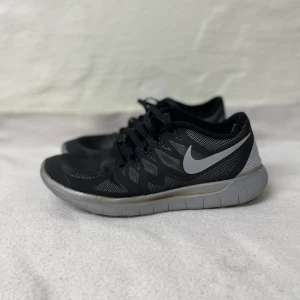 Nike free run 5.0  - Nike free run 5.0 i storlek 39.