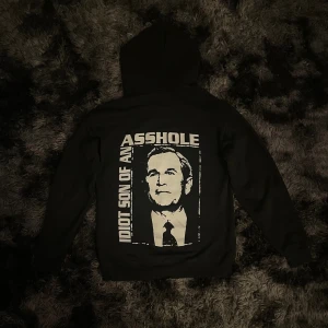 Hoodie - Baksidan speking fax 😌 skriv för fler bilder‼️