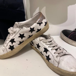 Saint Laurent Court Leather trainers  - En av saint laurents mer sällsynta skor! Ny pris 7500