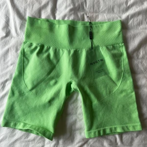 Nvgtn - Supersnygga shorts från Nvgtn! Endast provade. Mintgröna