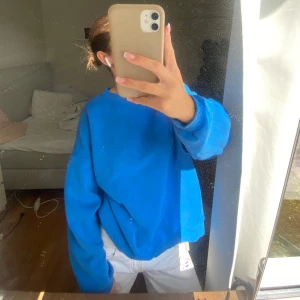 Blå sweatshirt  - Supersnygg blå sweatshirt från Gina! Hör av er vid intresse🫶🏼🫶🏼🫶🏼🫶🏼