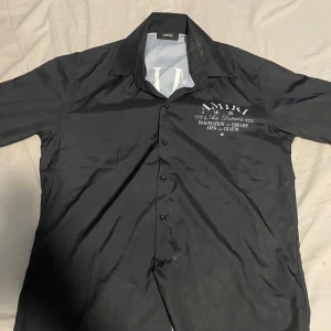 Amiri skjorta - Amiri skjorta i bästa skick möjligt  Storlek: S/M passar lika bra till både Pris: 300