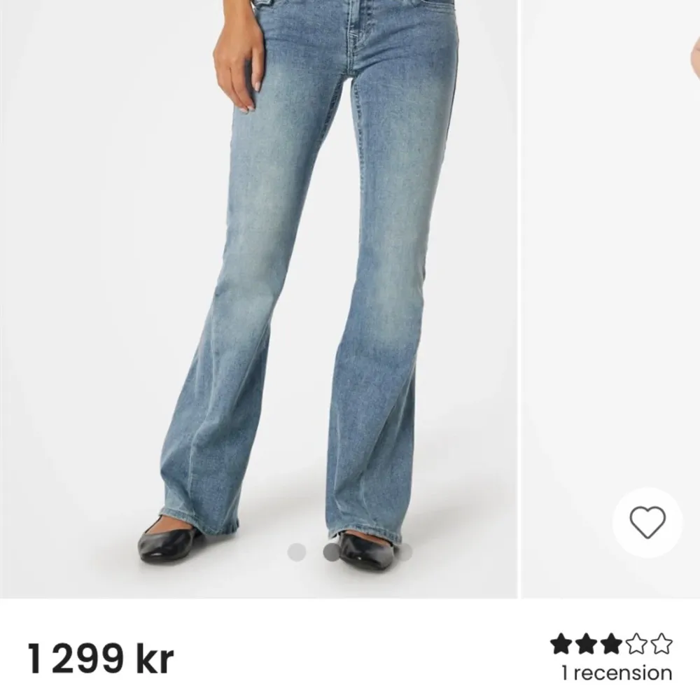 Ljusblåa as snygga jeans i modellen ”joey”. Använda Max 7 gånger kommer ej till användning, köpta för 1300kr kommer ej sälja under 1000. Skriv privat! Storlek 25/32 men passar mig som oftast har 27💕 . Farkut & Housut.