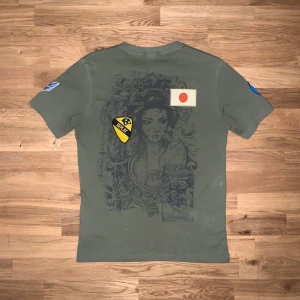 Replay T-shirt  - Säljer min skit snygga och unika replay T-shirt som är i nyskick, nypris 1000kr, size S