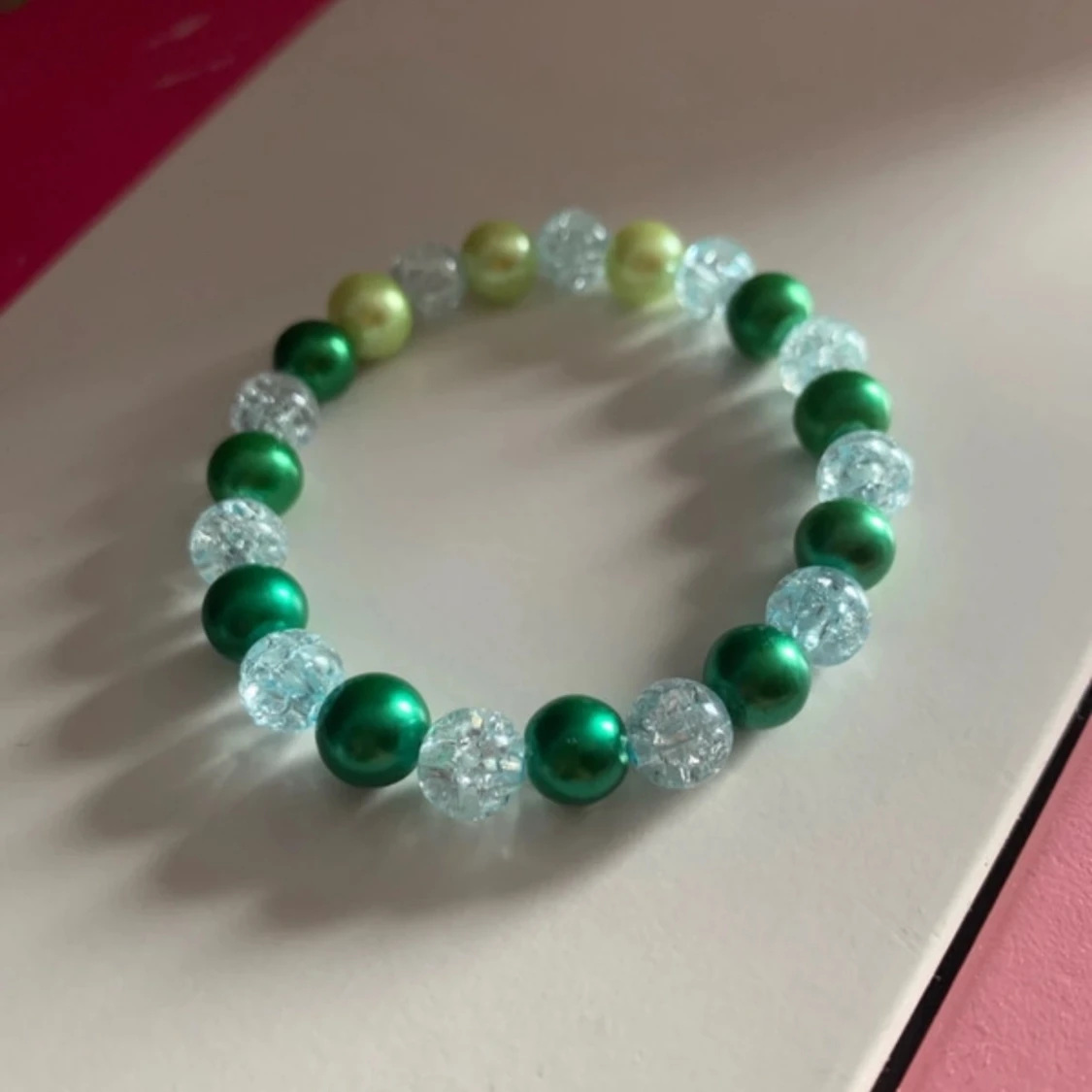 Färgglatt pärlarmband