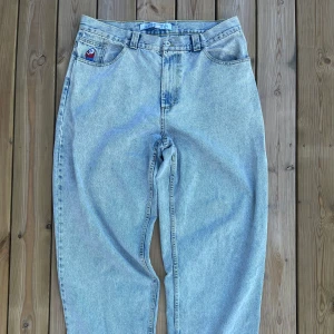 Vita big boys storlek xl - Vita big boys storlek xl   Helt okej skick  Skriv om ni har frågor !! 👁️👅👁️