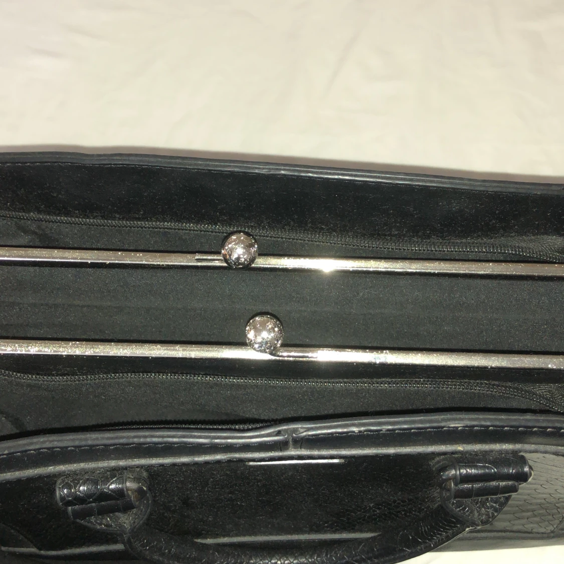 Svart väska  - 90