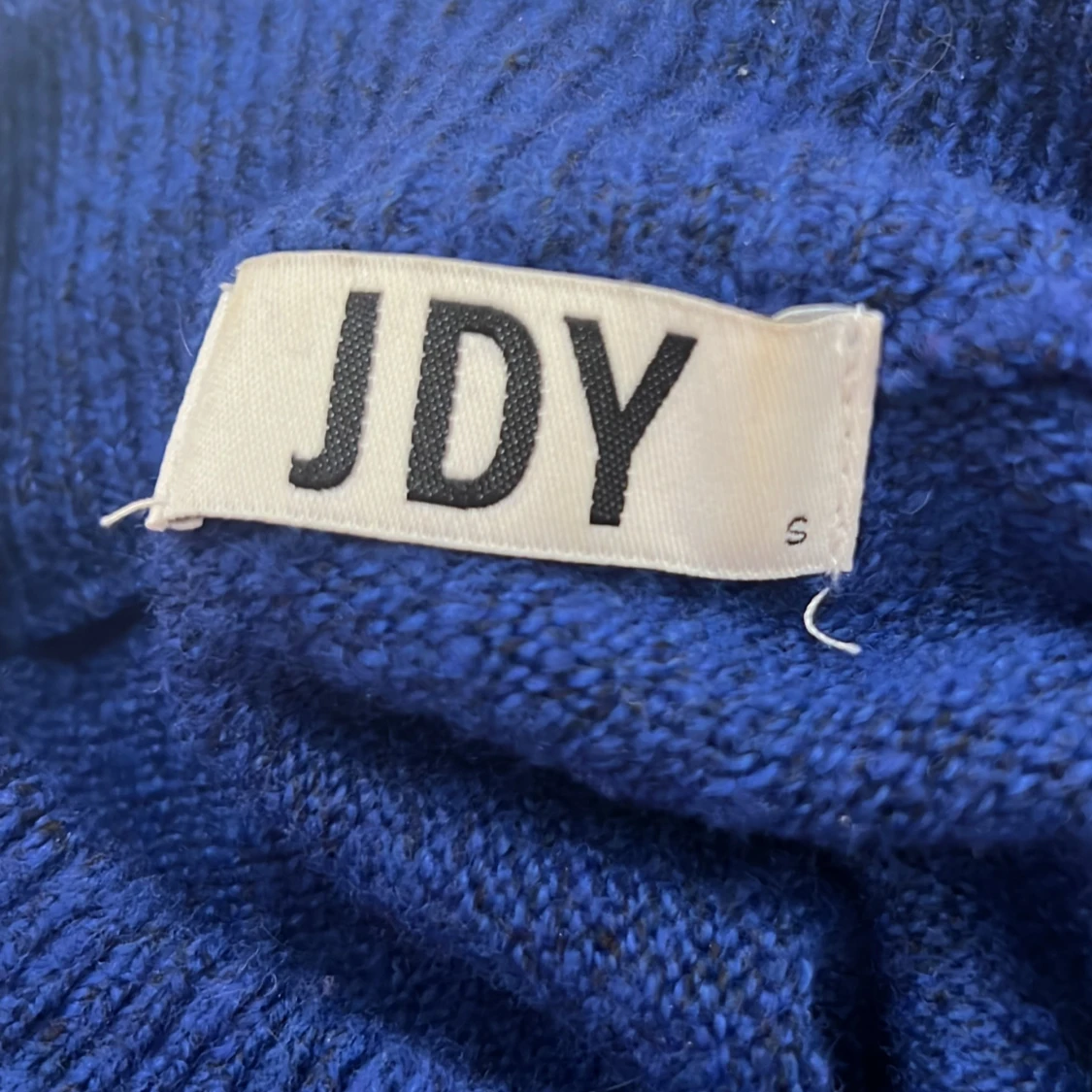 Blå stickad tröja från JDY - 2