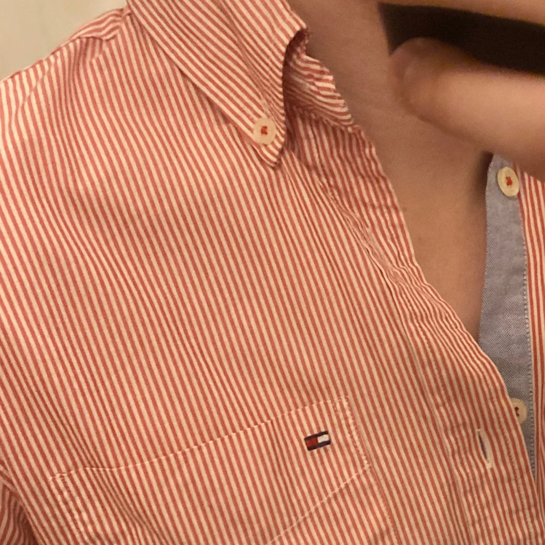 Röd- och vitrandig skjorta från Tommy Hilfiger - 1