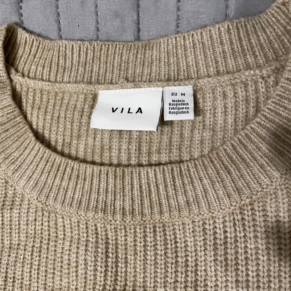 Beige stickad tröja från VILA - 1