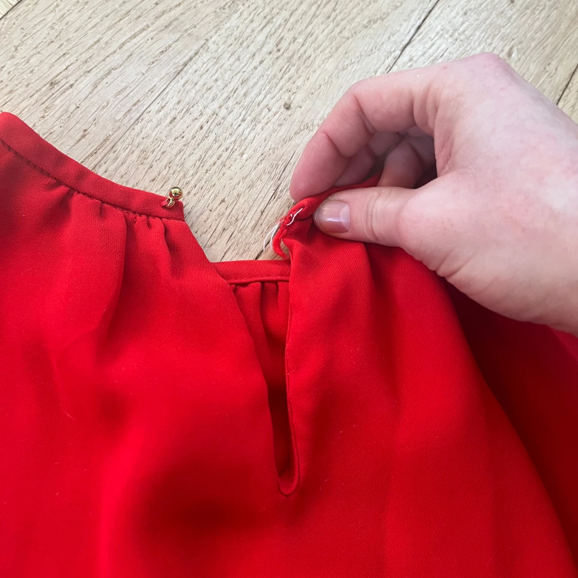 Röd ärmlös blus från Mango - 3