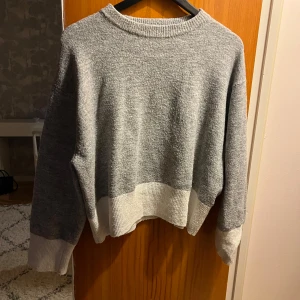 Stickad tröja  - Säljer en fin stickad tröja från H&M