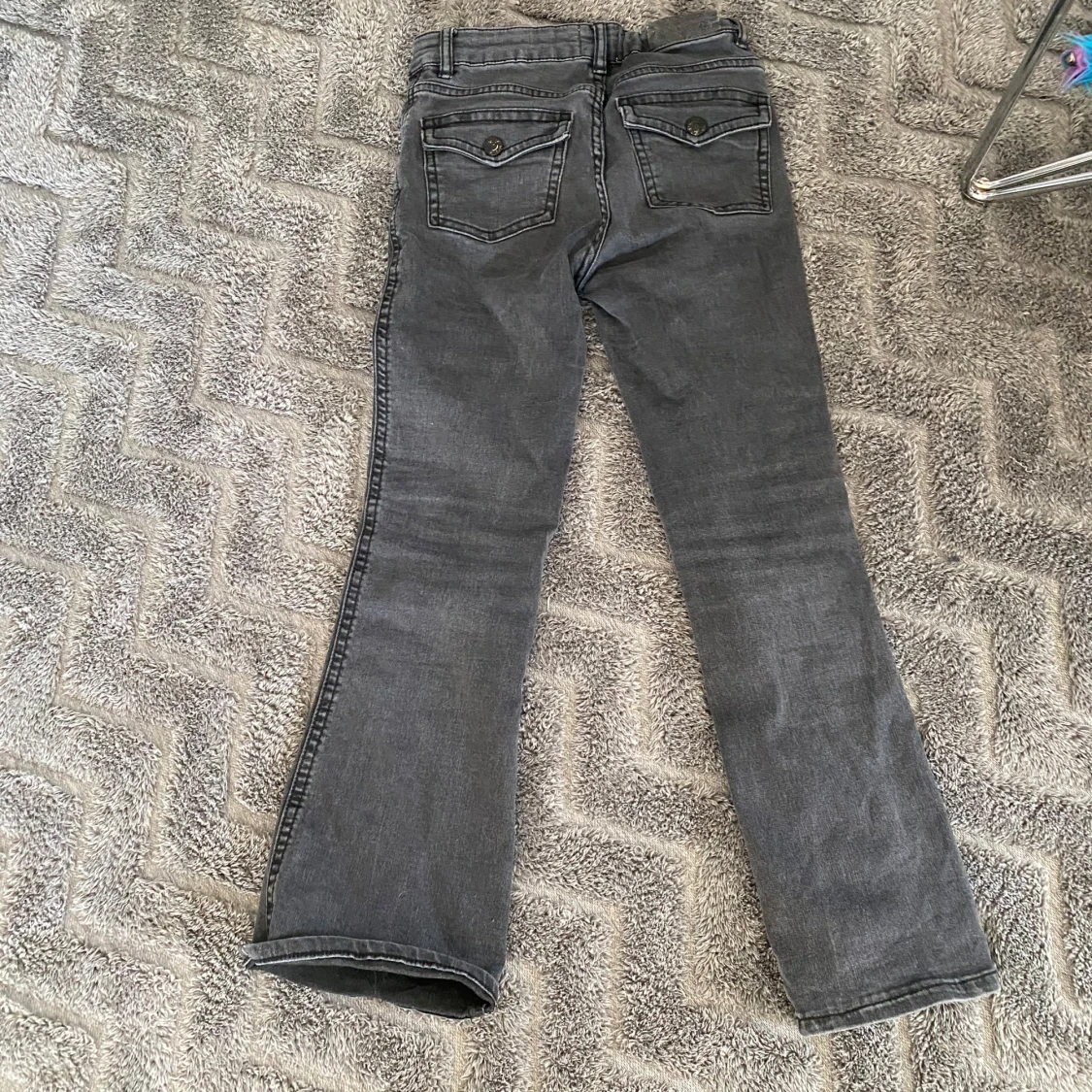 Grå bootcut jeans från 157 - 1