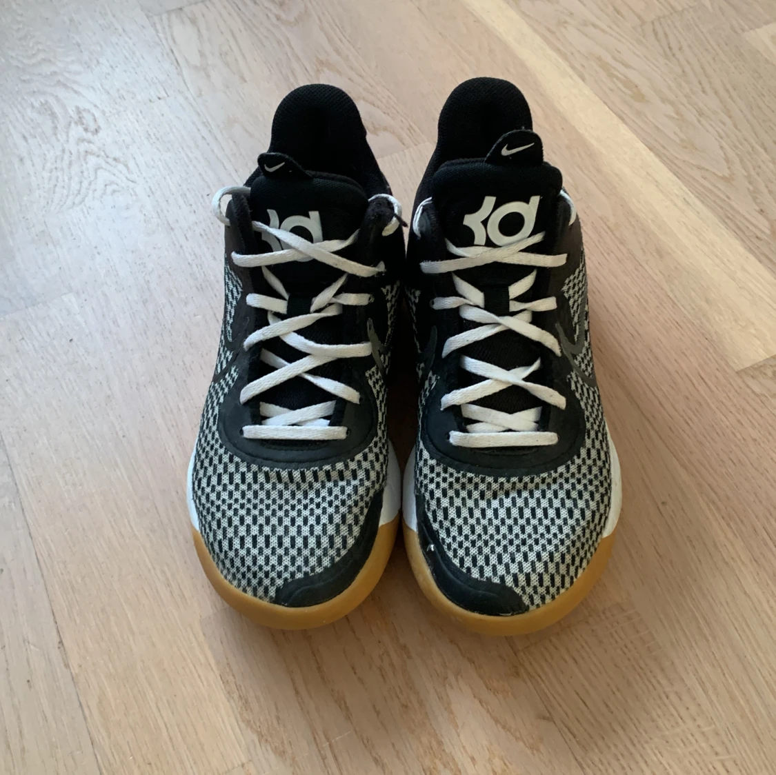 Svartvita Nike sneakers