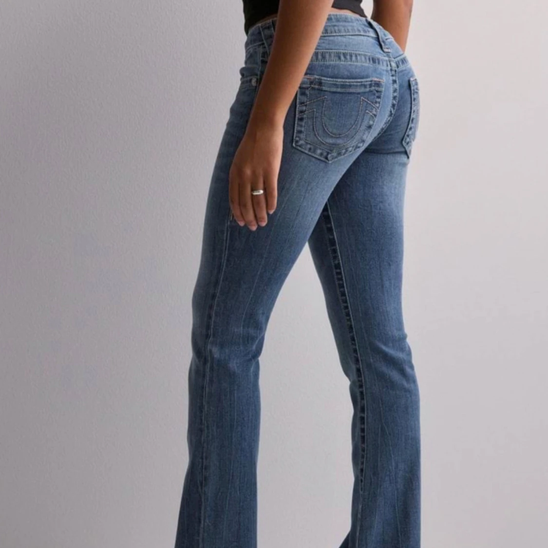 Blå bootcut jeans från True Religion - 90