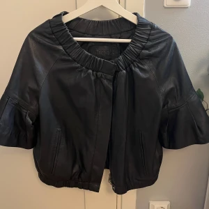 Skinn topp/bolero - Så snygg skinn topp/bolero 😍