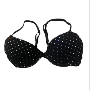 Svart bh med glittriga detaljer - Snygg svart bh med glittriga paljetter över hela ytan. Den har justerbara axelband och en bekväm passform. 