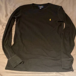 Svart långärmad tröja från Polo Ralph Lauren - Säljer en fet tröja från ralle 8/10 skick pris kan diskuteras 