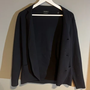 Massimo Dutti blazer - Size M, inge täcken på användning