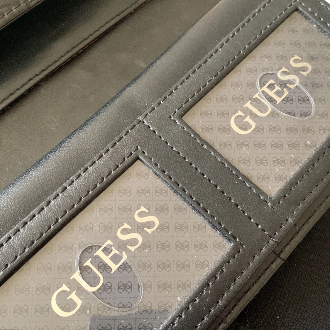 Svart axelväska guess väska och plånbok  - 91