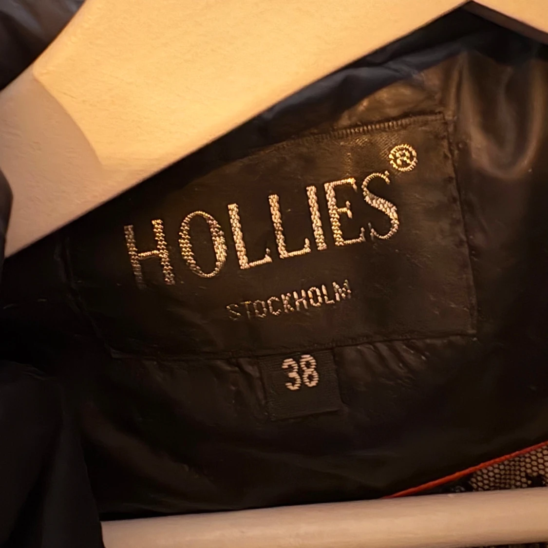 Svart dunjacka från Hollies - 91