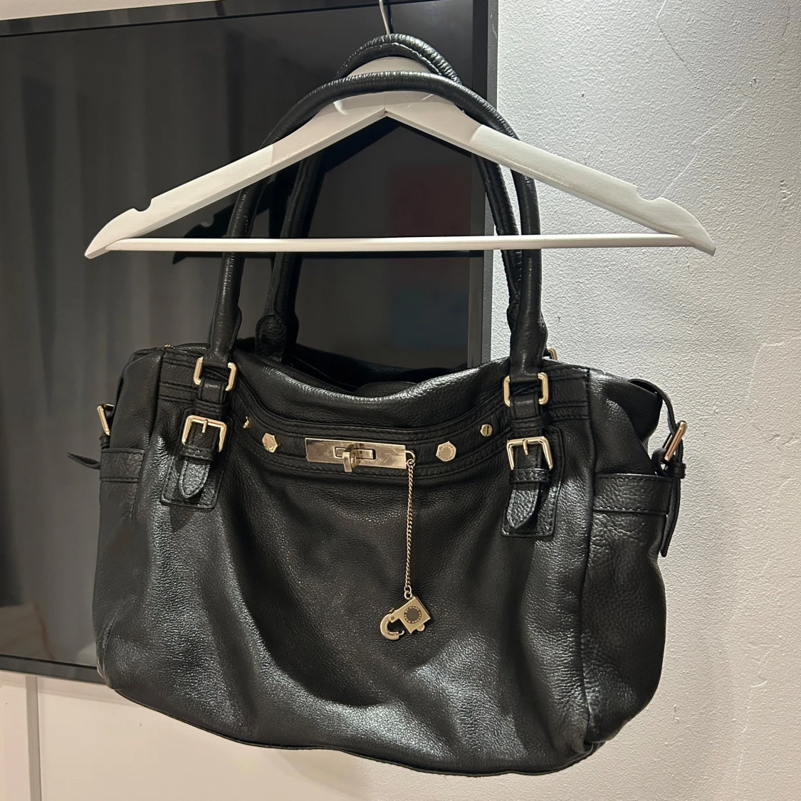 Svart axelväska från Marc Jacobs - 91