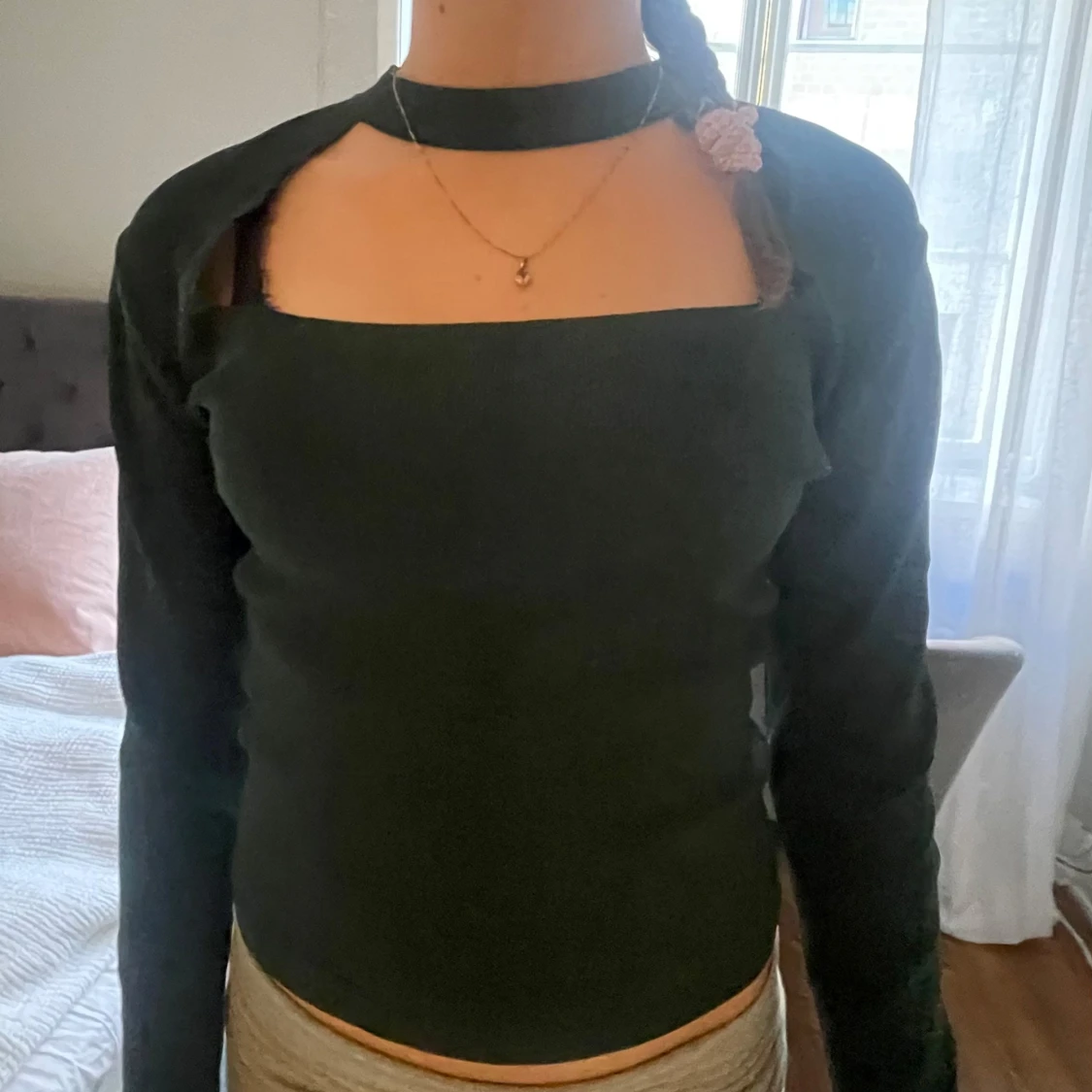 Mörkgrön topp med unik design - 90