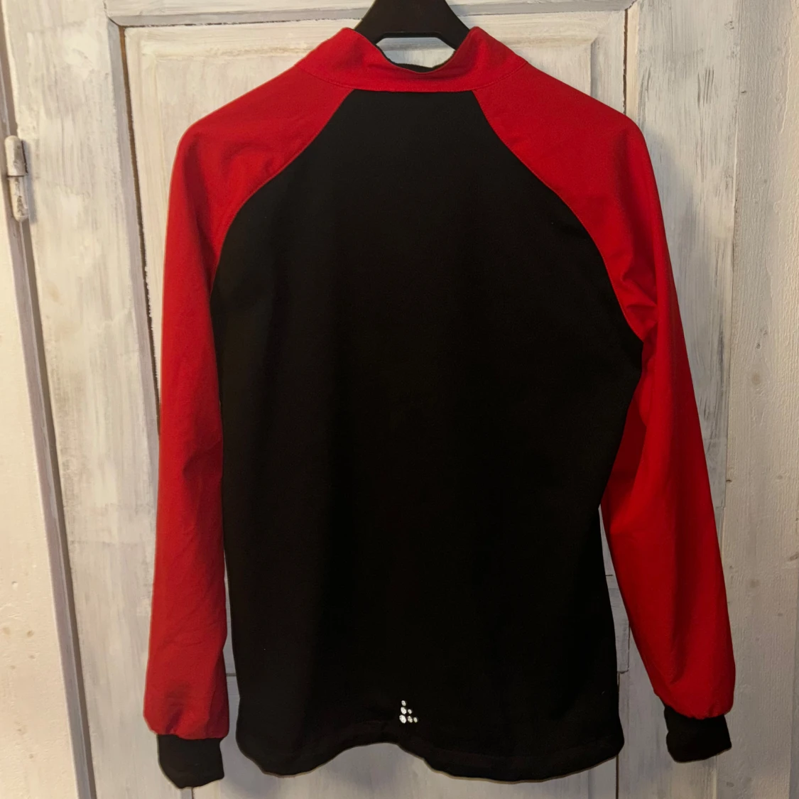 Röd och svart ziptröja från Craft - 90
