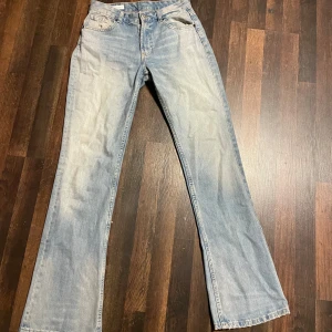 Ljusblå bootcut jeans - Snygga ljusblå bootcut jeans i full length. Skriv vid frågor💓