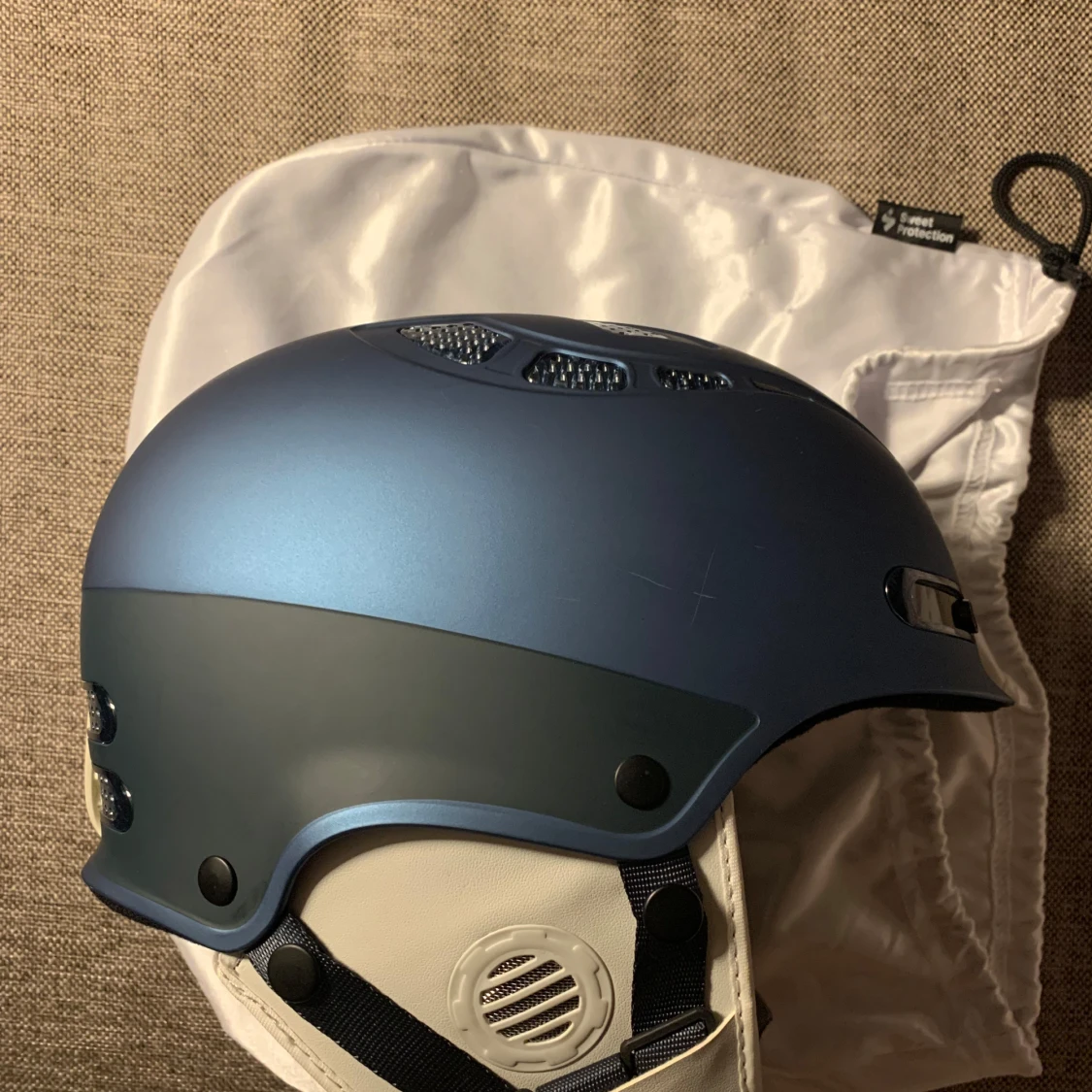  Sweet Protection skidhjälm