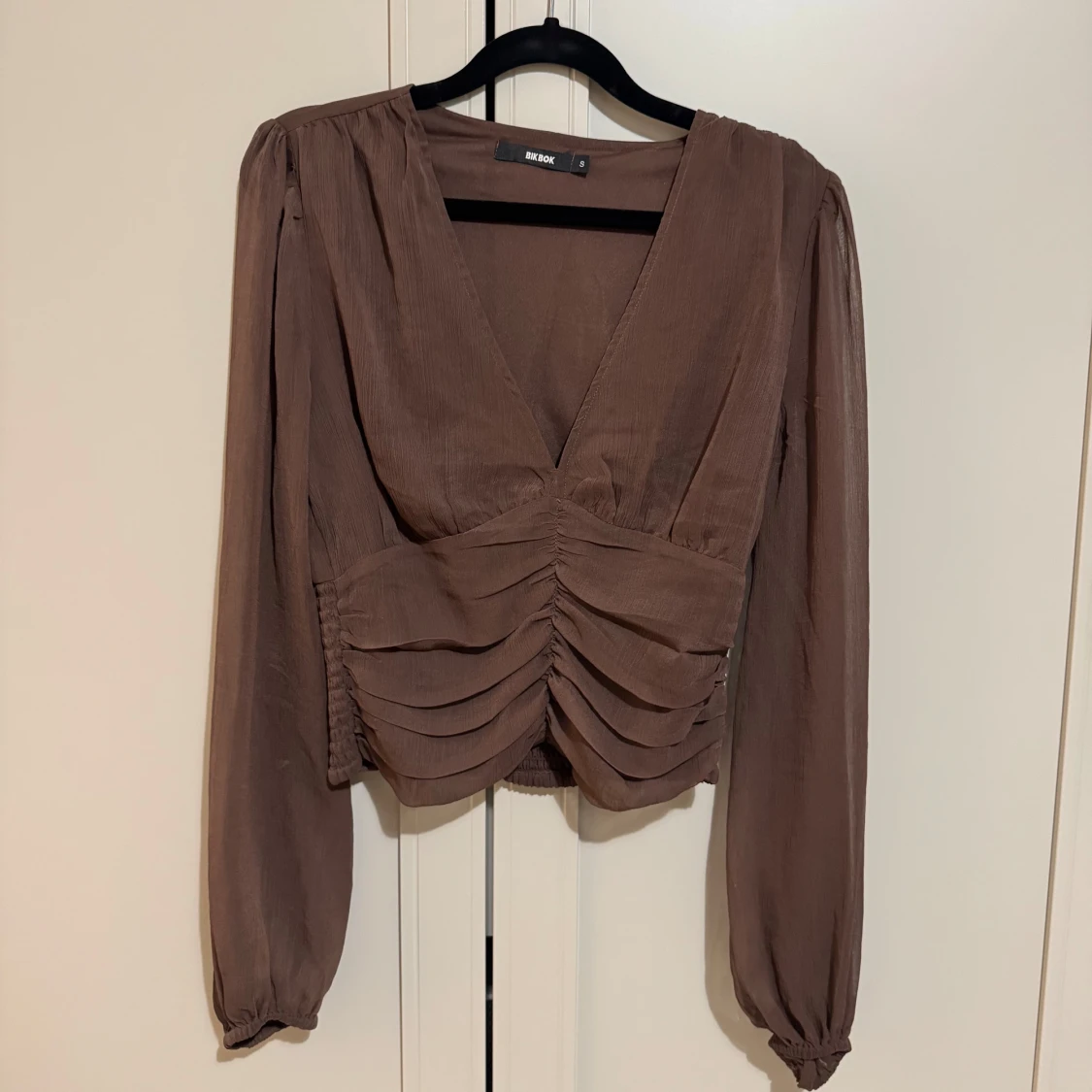 Brun blus från Bik Bok