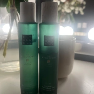 Ritual of jing hair&body mist Rituals - Orginalpris st 240 tsm 480. Två goda hår och kroppsparfymer med doft av lotusblomma och jujubär, säljer båda tillsammans för 100 kr, vill man köpa bara en av dom får man skriva till mig💞