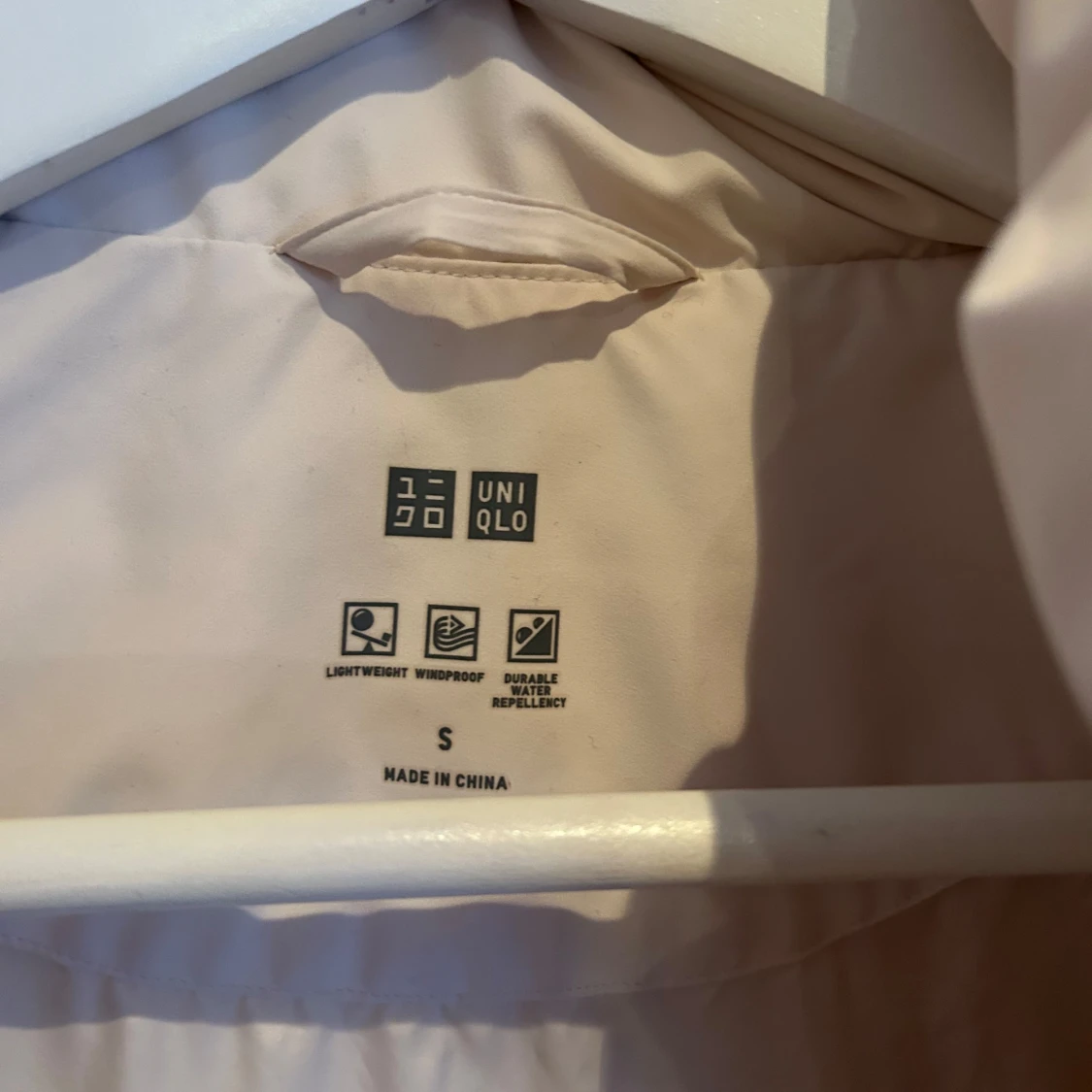 Beige pufferjacka från Uniqlo - 91