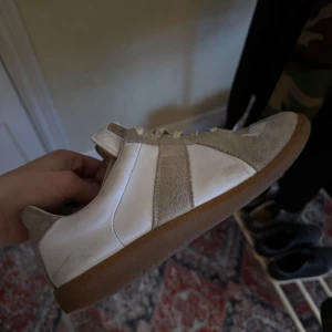 Maison Margiela skor  - Säjer mina Maison Margiela skor då dom inte kommer till någon användning. Självklart äkta. Endast skorna fårs med