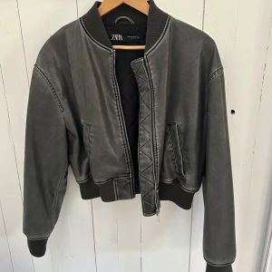 Skinnjacka - Från zara i storlek M