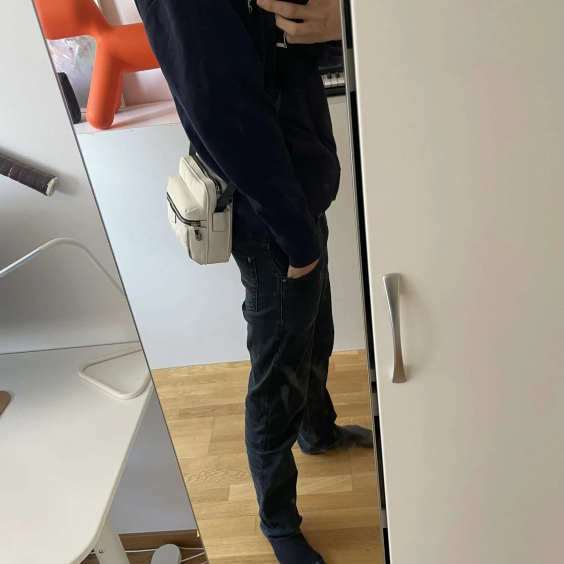 Vit axelväska med monogram - 90