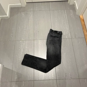 Replay jeans - Säljer nu dessa replay jeans, skriv för fler bilder/frågor🙌🏼