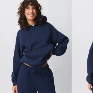 gina tricot hoodie - Säljer min gina tricot hoodie i storlek XS knappt använd❤️