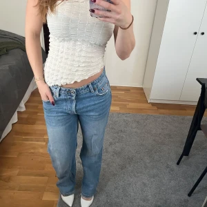 Vit oneshoulder topp - Så snygg topp och den har ett najs material. 