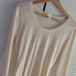Vit tröja  - Fin helt nya oanvänd