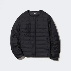 Uniqlo jacka  - Supersnygg svart uniqlo jacka💓bra skick. Pris går att diskutera!