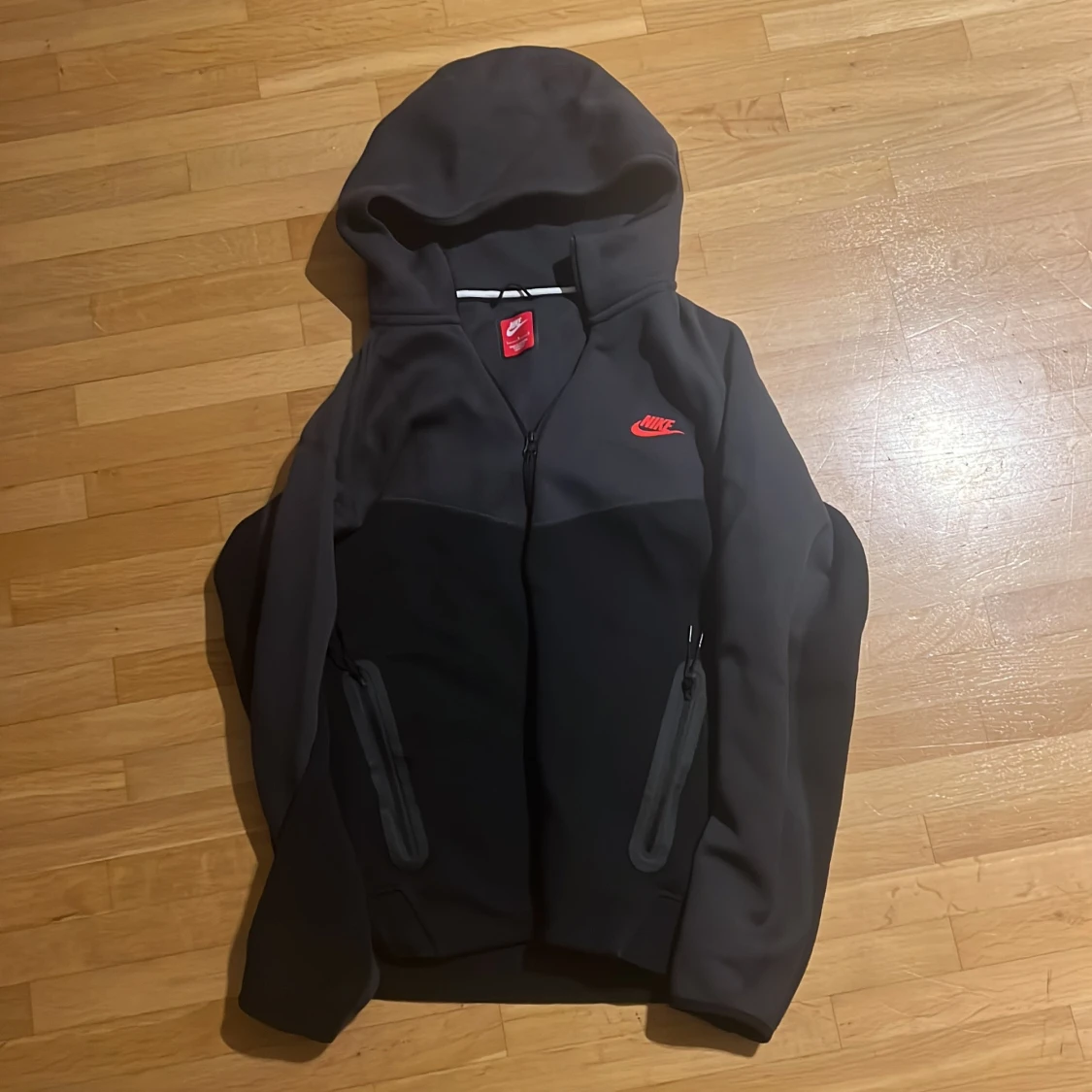 Nike tech fleece Storlek L