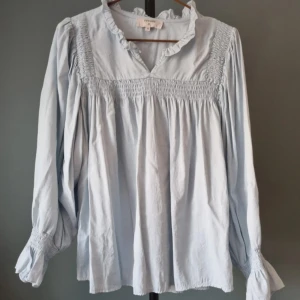 Blus - Söt blus från Cream🩵Köpt på Vinted🌟