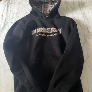 Burberry Hoddie - Burberry Hoddie! Bra sick  