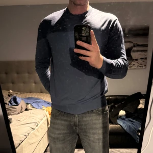 Zara tröja - Jävligt simpel och schysst tröja ifrån Zara, i strechmaterial