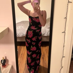 Adooreklänning  - Adoore klänning helt ny, Valence slip dress. Storlek 36. Alla lappar är kvar