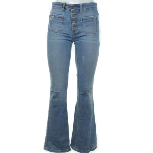 Lois jeans - Jättefina Lois jeans! Fint skick, ser lite slitna ut men de är meningen! 💕 skriv för mått 
