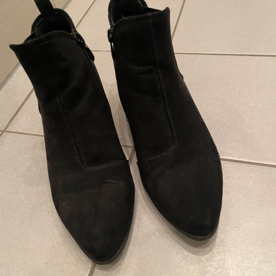 Svarta stövletter i mocka - 90