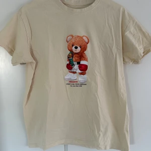 T-shirt - Använd fatal gånger 