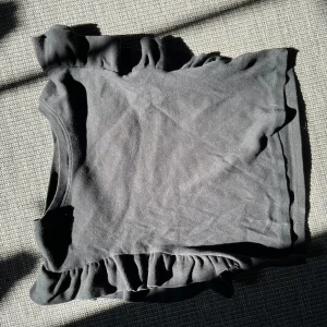 Topp - Säljer en jättegullig topp knappt använd